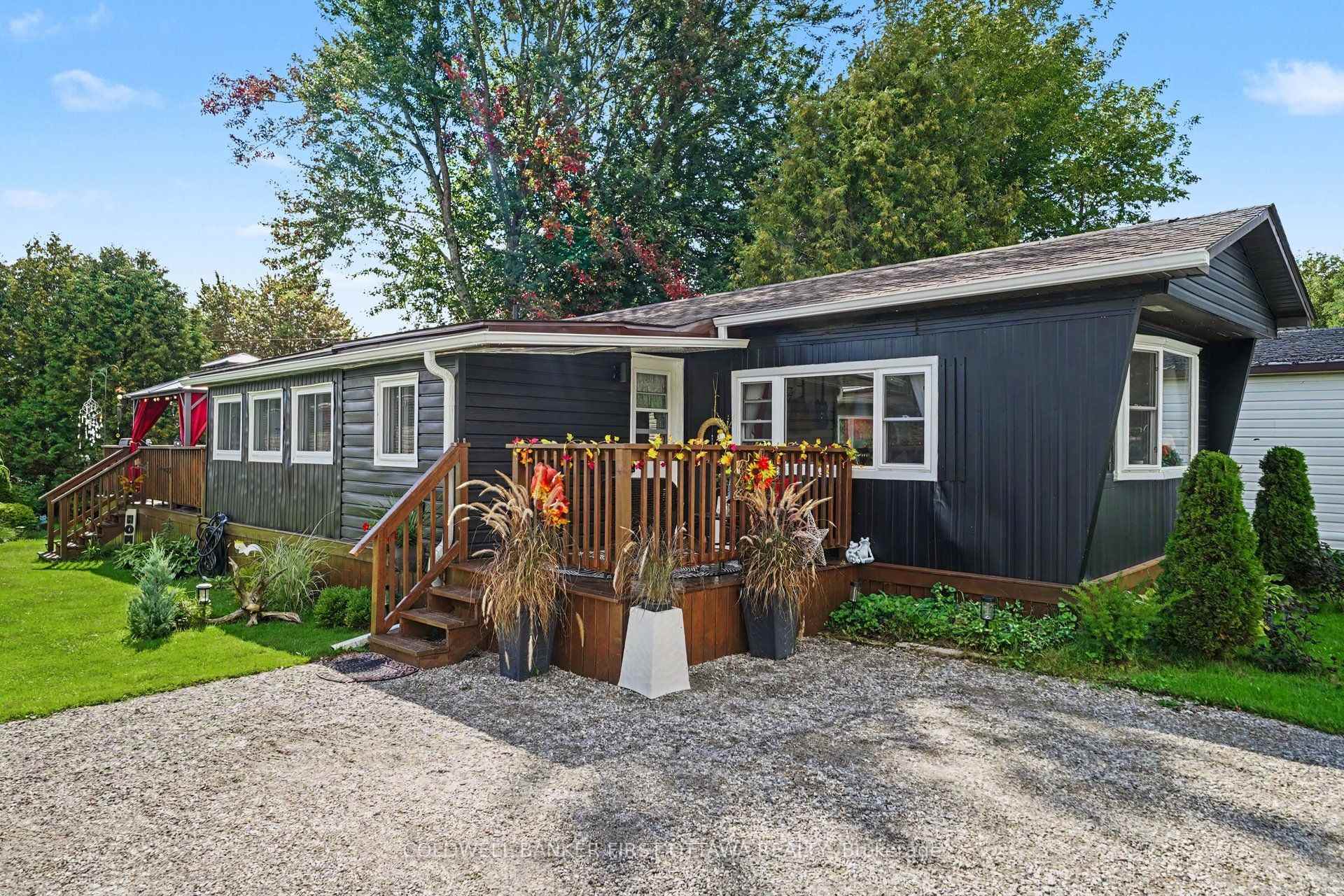 Photo of 9 Saddle Avenue