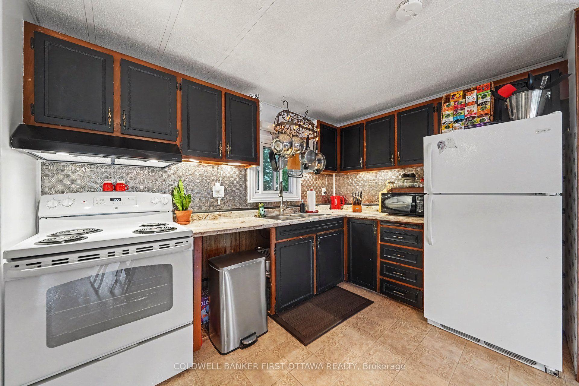 Photo 8 of 9 Saddle Avenue, Rideau Lakes, Rideau Lakes (South Elmsley) Twp — HOMEH