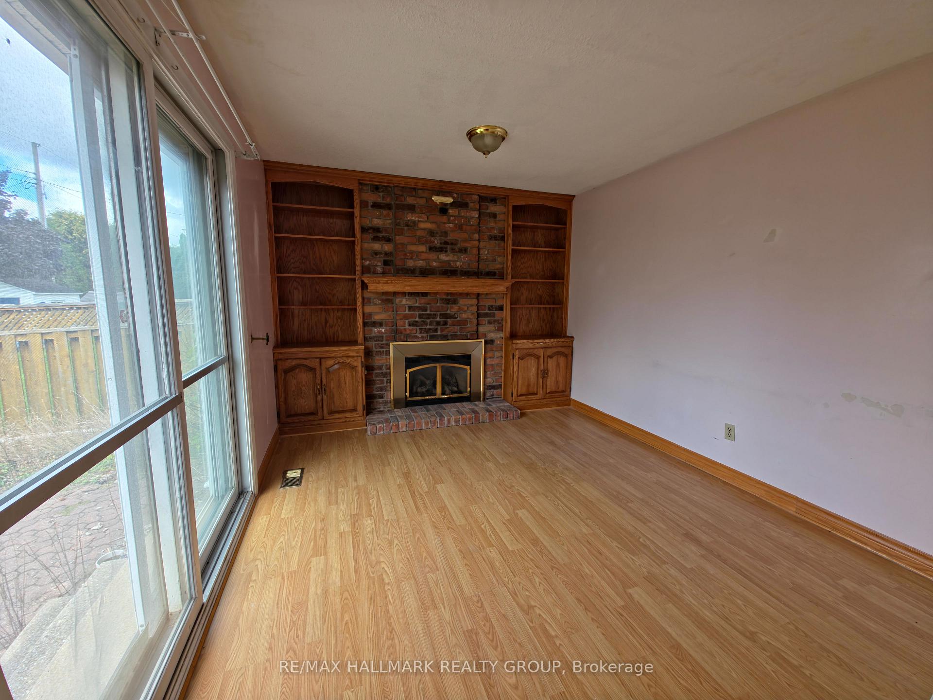 Photo 10 of 3288 Clearwater Crescent, Ottawa, South Keys — HOMEH