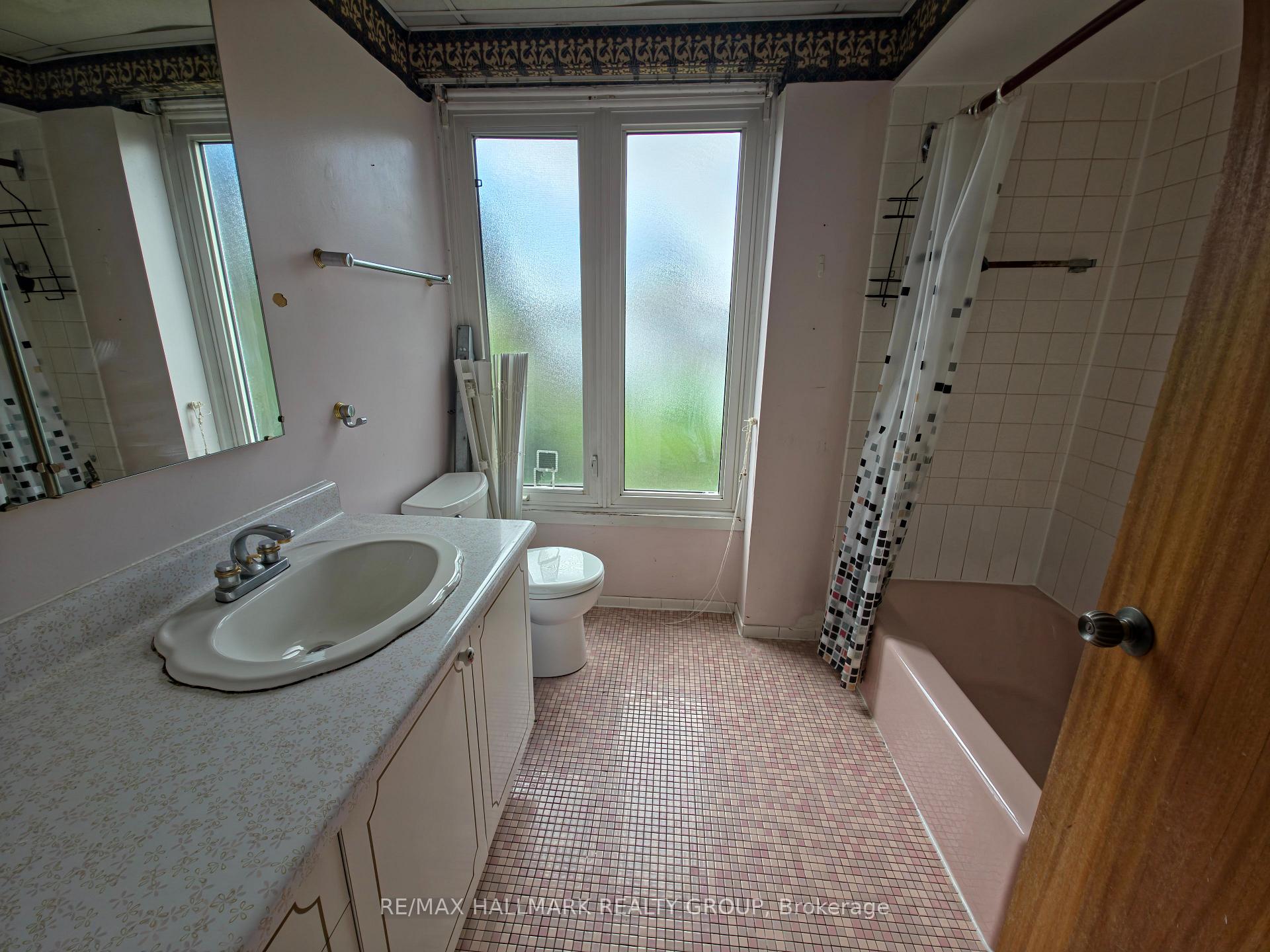 Photo 11 of 3288 Clearwater Crescent, Ottawa, South Keys — HOMEH