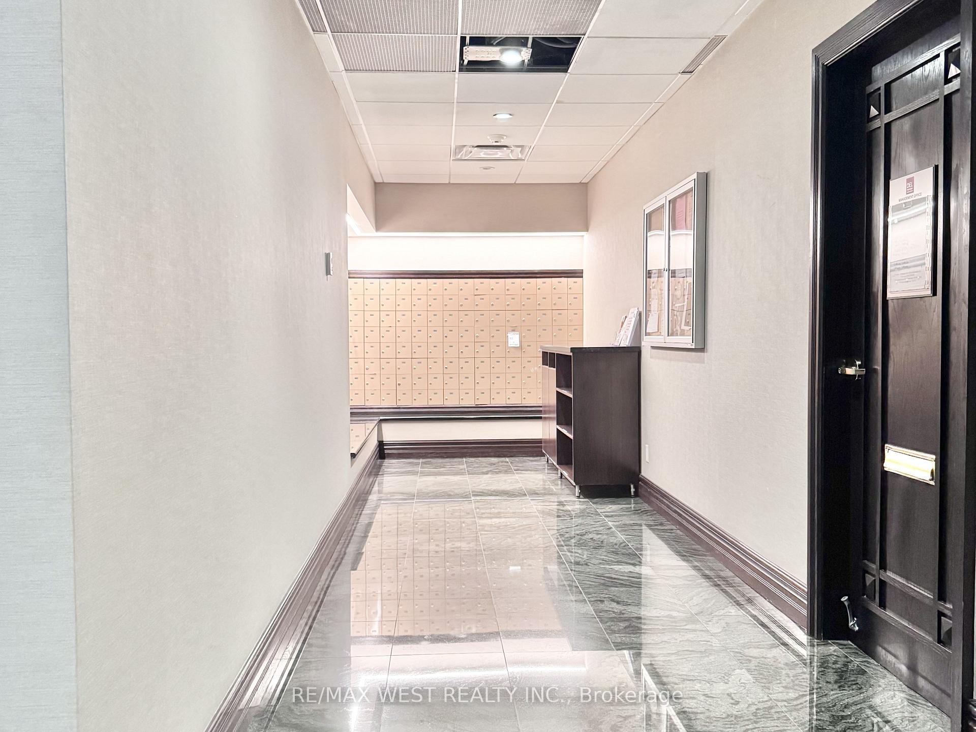 Photo 4 of Unit 511, 28 Empress Avenue, North York, Willowdale East — HOMEH