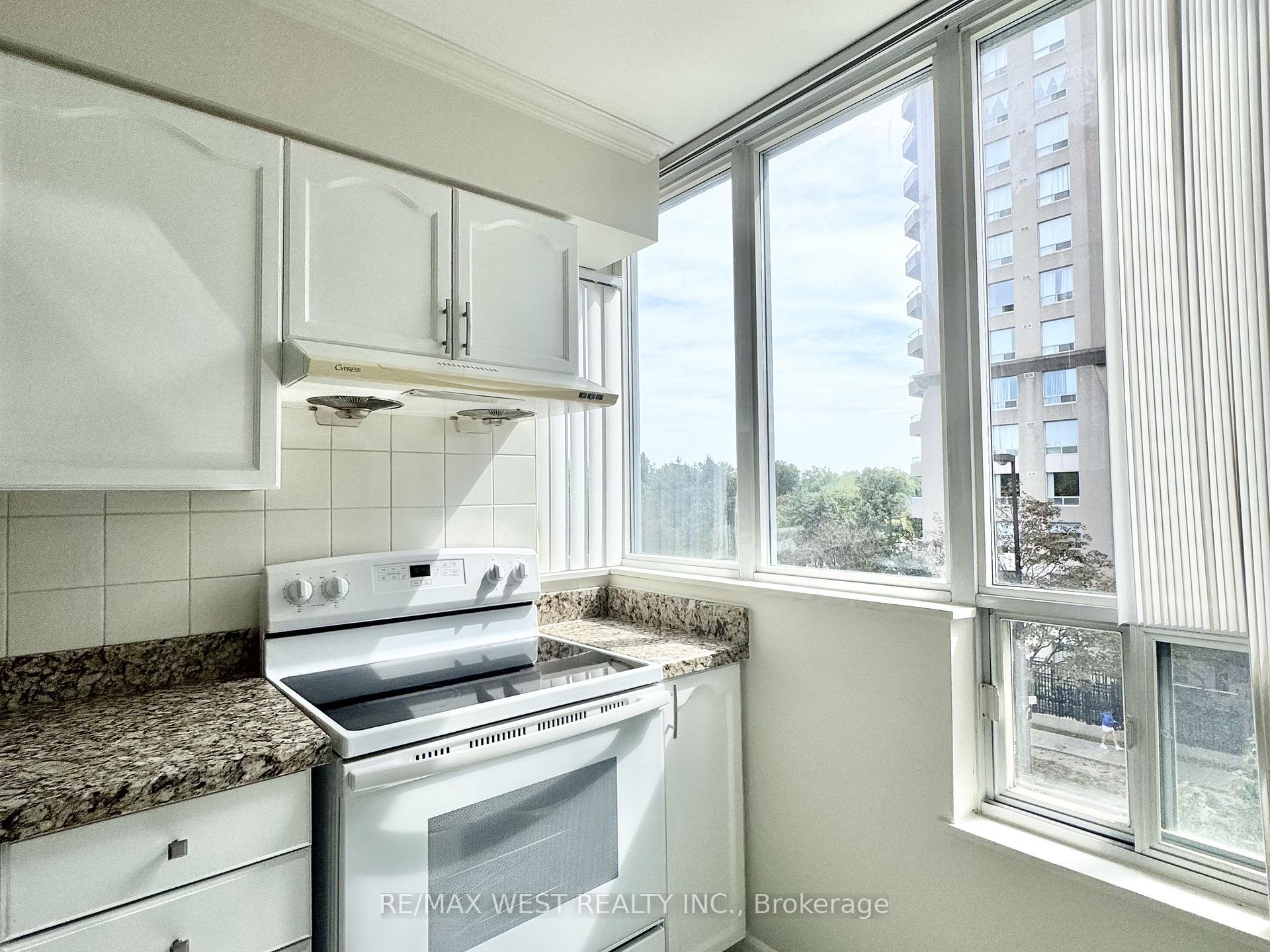 Photo 18 of Unit 511, 28 Empress Avenue, North York, Willowdale East — HOMEH