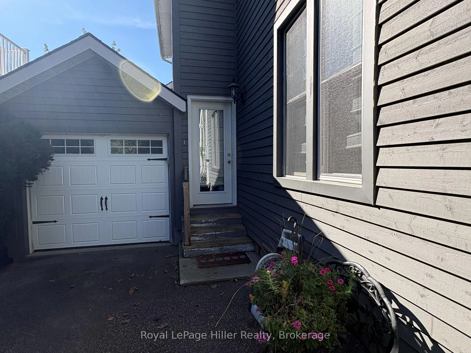 Photo 12 of 141 William Street, Stratford — HOMEH