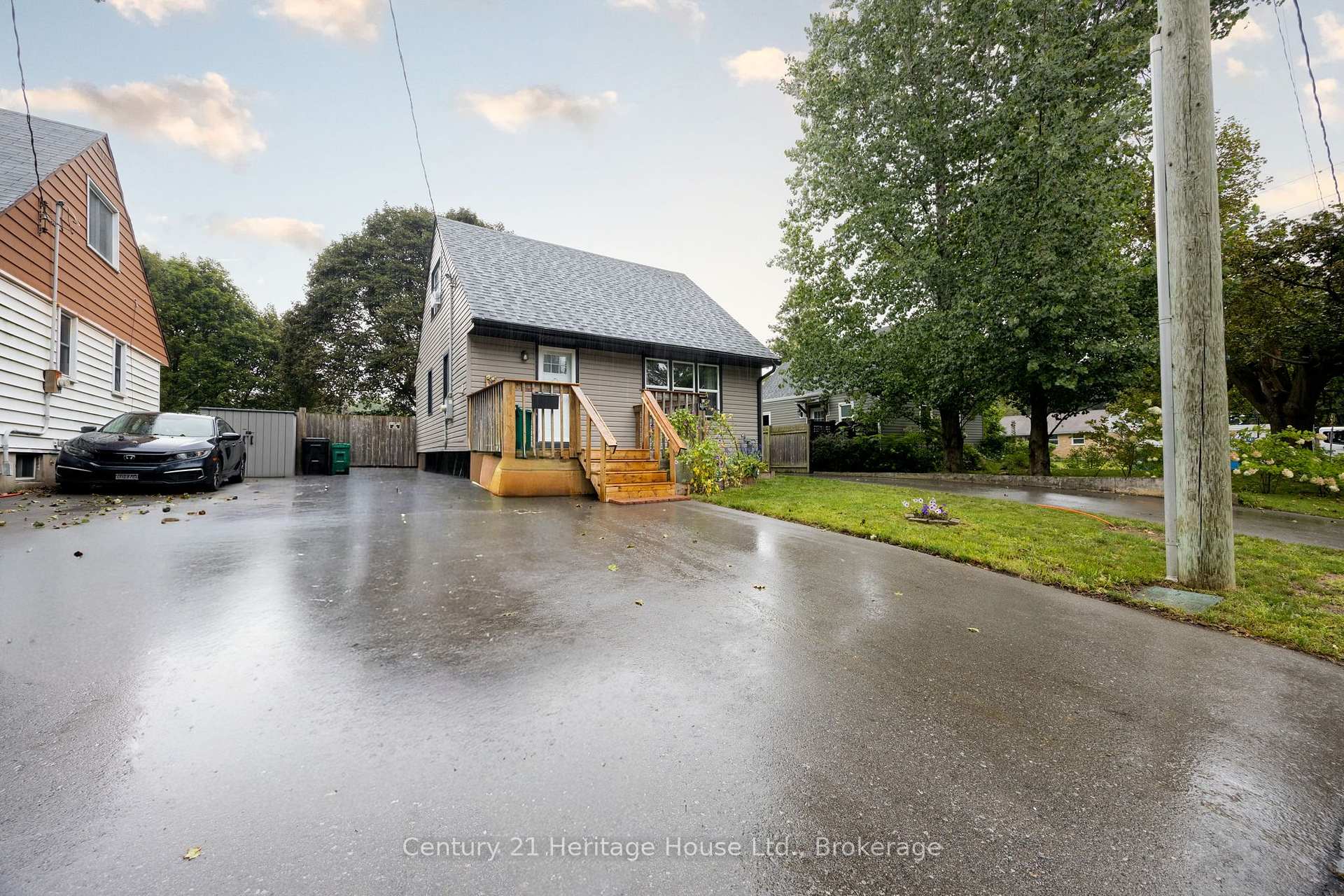 Photo 2 of 102 Stewart Avenue, Cambridge, Christopher-Champlain — HOMEH