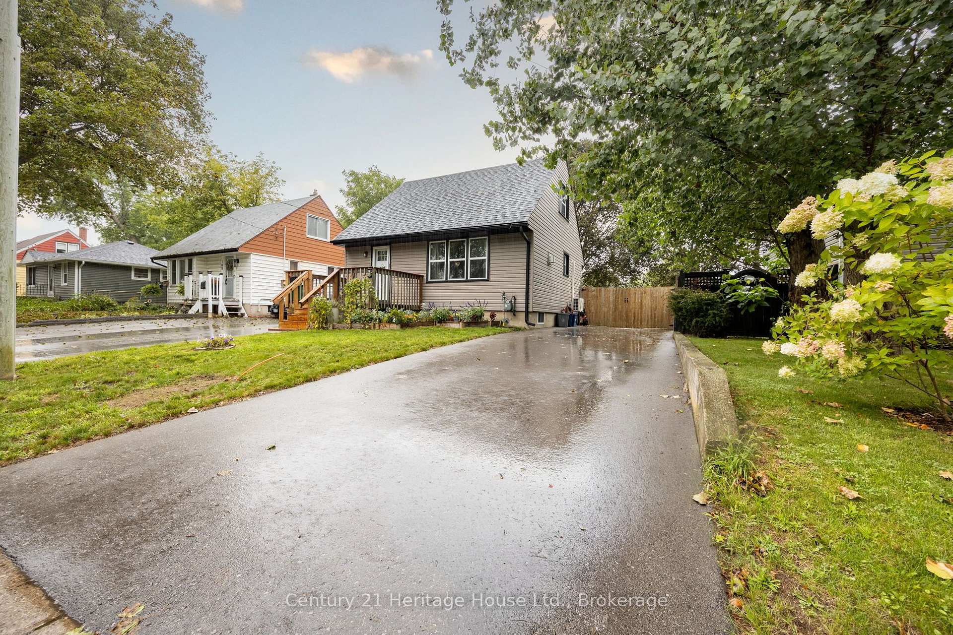 Photo 4 of 102 Stewart Avenue, Cambridge, Christopher-Champlain — HOMEH