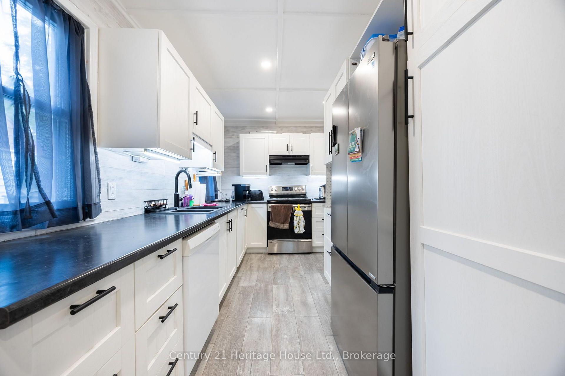 Photo 10 of 102 Stewart Avenue, Cambridge, Christopher-Champlain — HOMEH