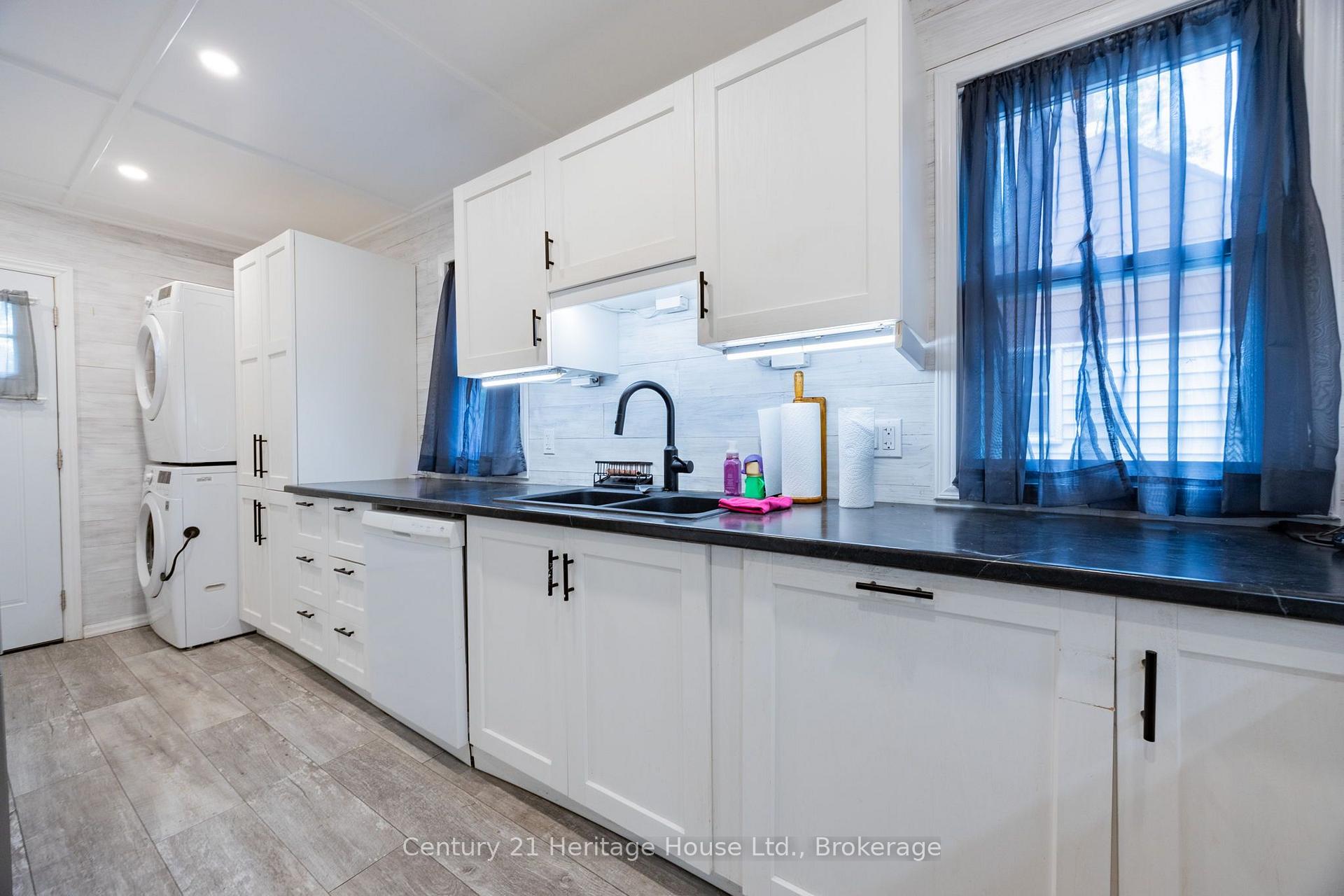 Photo 12 of 102 Stewart Avenue, Cambridge, Christopher-Champlain — HOMEH