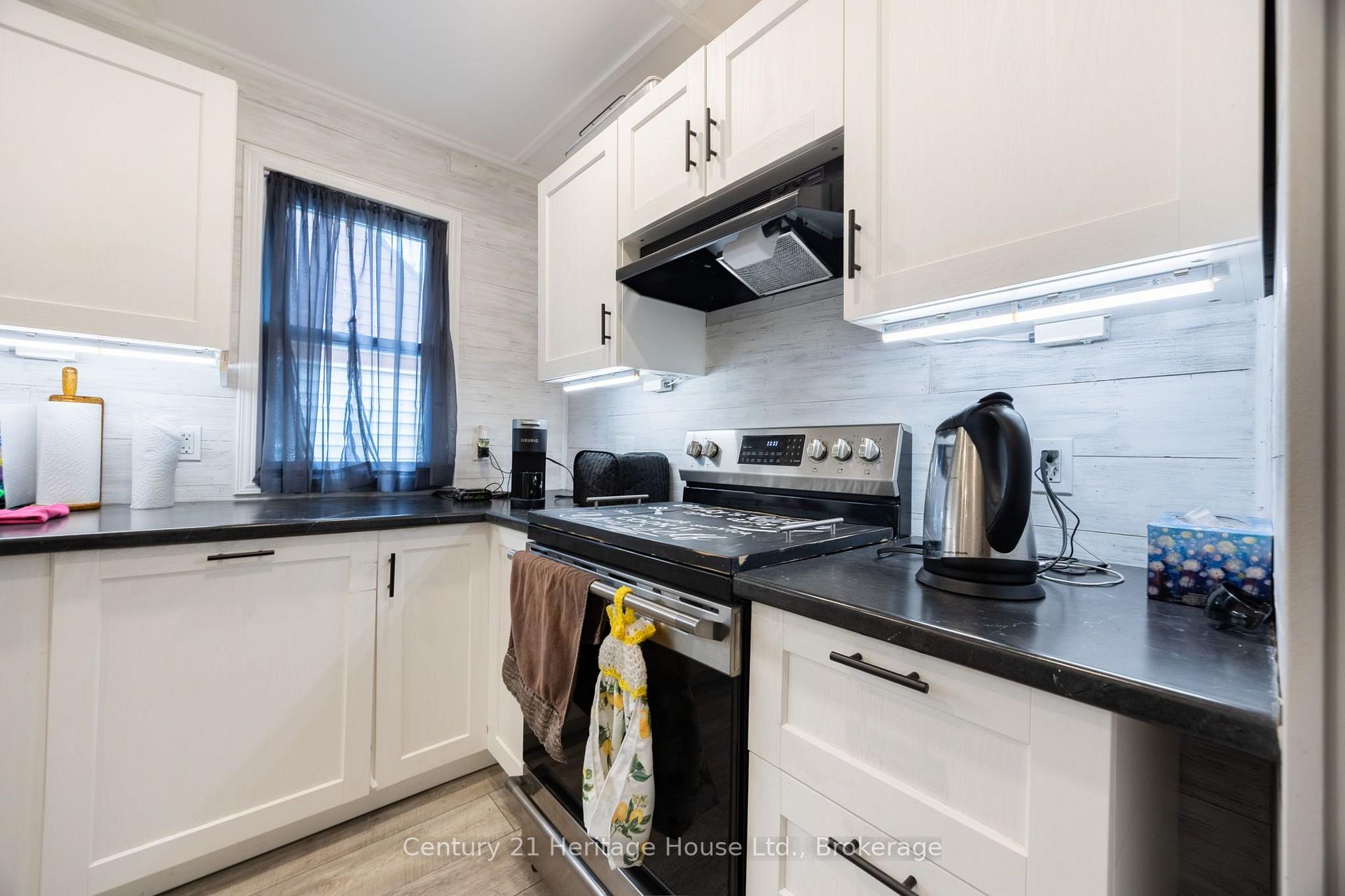 Photo 13 of 102 Stewart Avenue, Cambridge, Christopher-Champlain — HOMEH