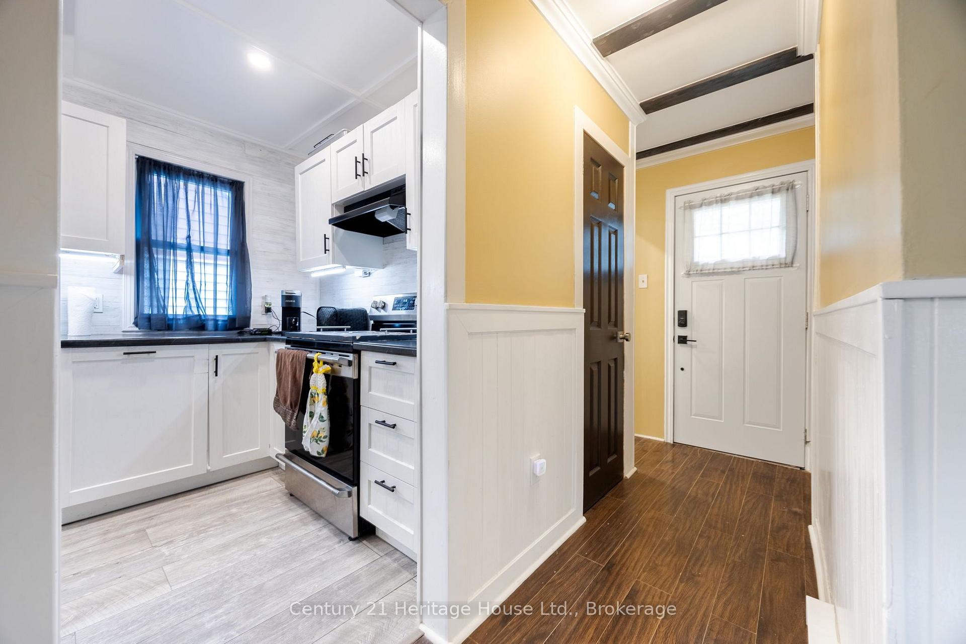 Photo 22 of 102 Stewart Avenue, Cambridge, Christopher-Champlain — HOMEH