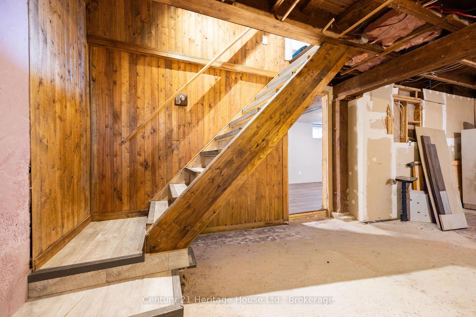 Photo 33 of 102 Stewart Avenue, Cambridge, Christopher-Champlain — HOMEH