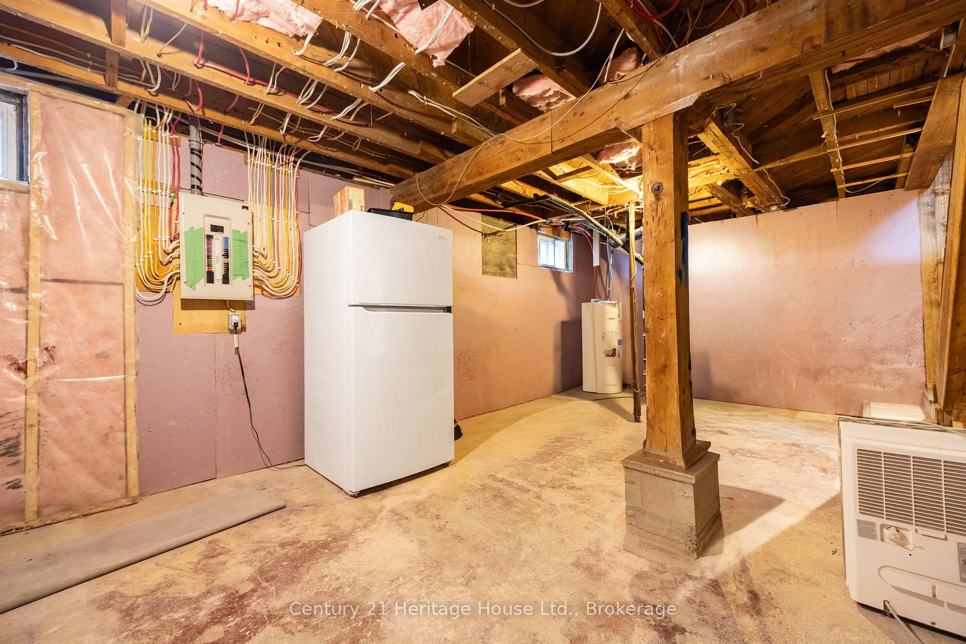 Photo 34 of 102 Stewart Avenue, Cambridge, Christopher-Champlain — HOMEH