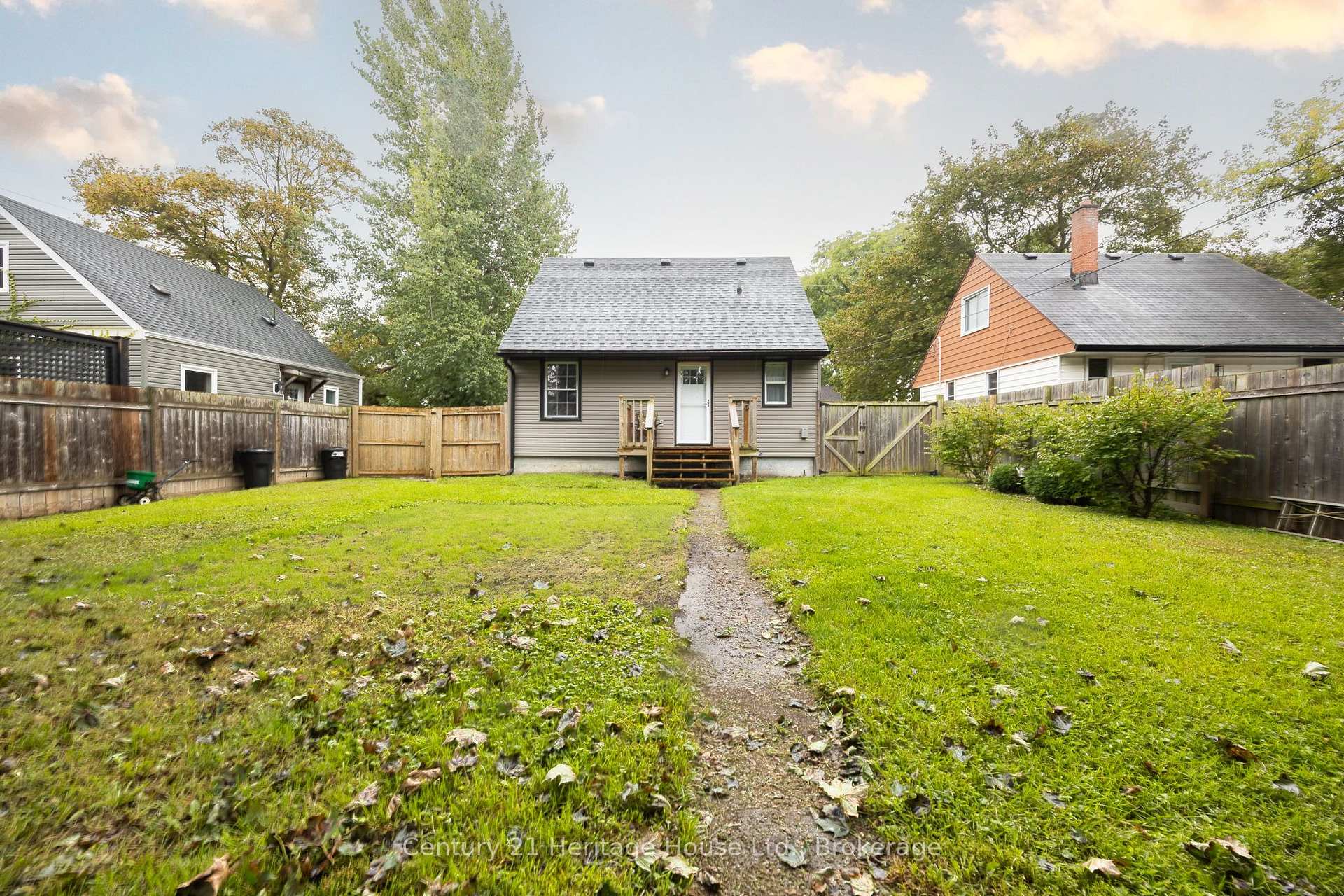 Photo 38 of 102 Stewart Avenue, Cambridge, Christopher-Champlain — HOMEH