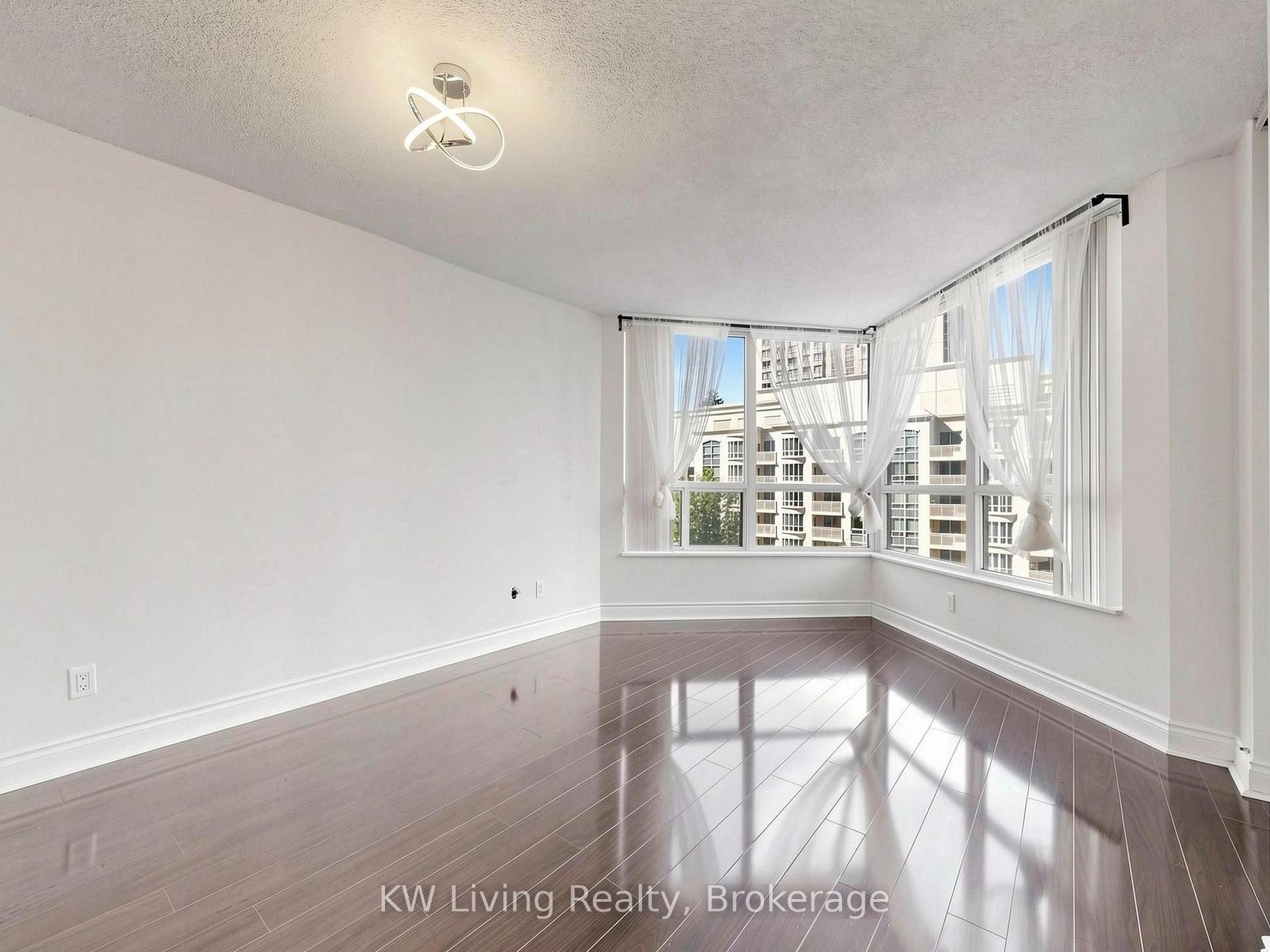 Photo 2 of Unit 609, 10 Northtown Way, North York, Willowdale East — HOMEH