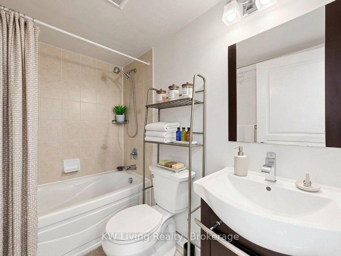Photo 5 of Unit 609, 10 Northtown Way, North York, Willowdale East — HOMEH