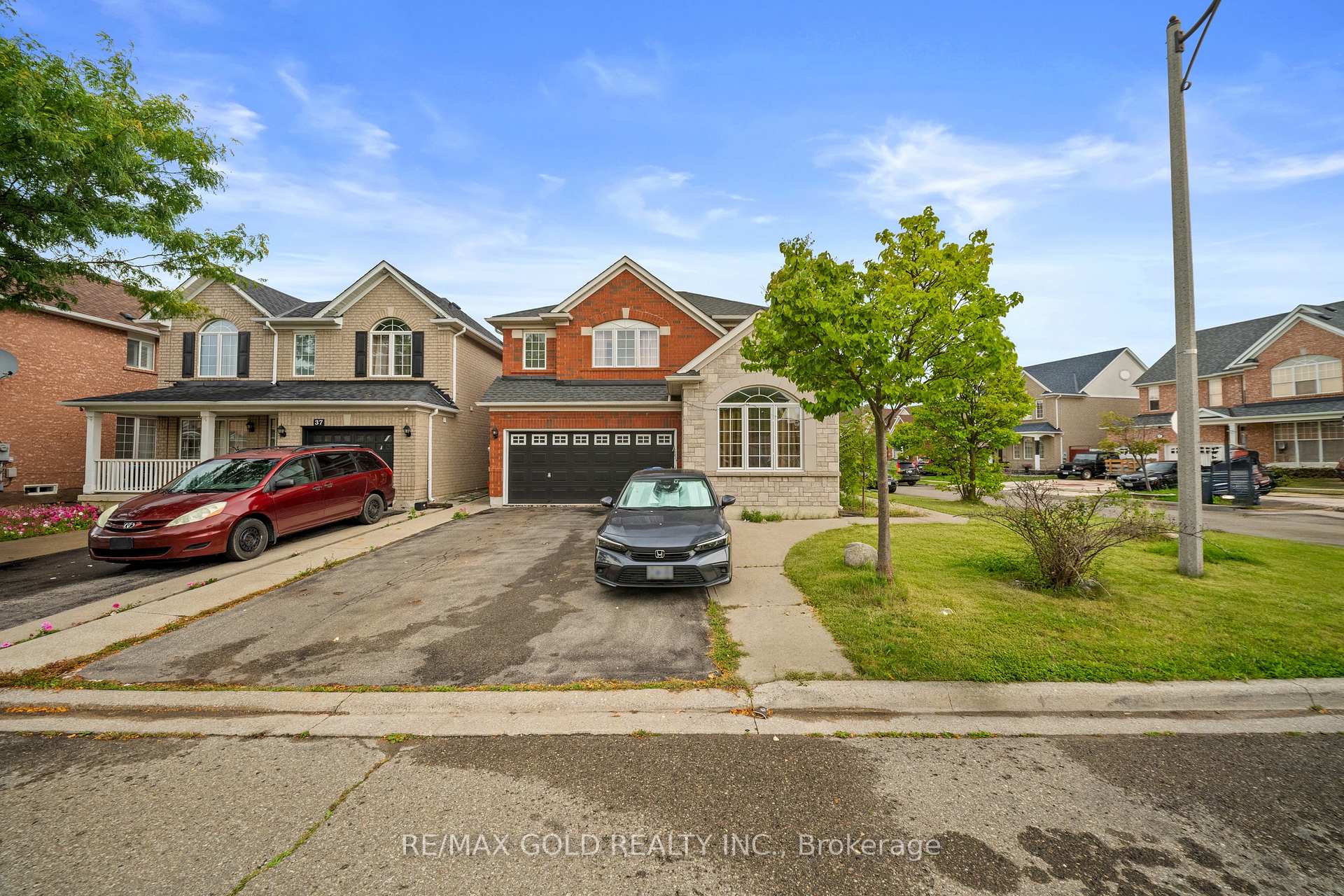 Photo 4 of 1 Slipneedle Street, Brampton, Gore Industrial North — HOMEH