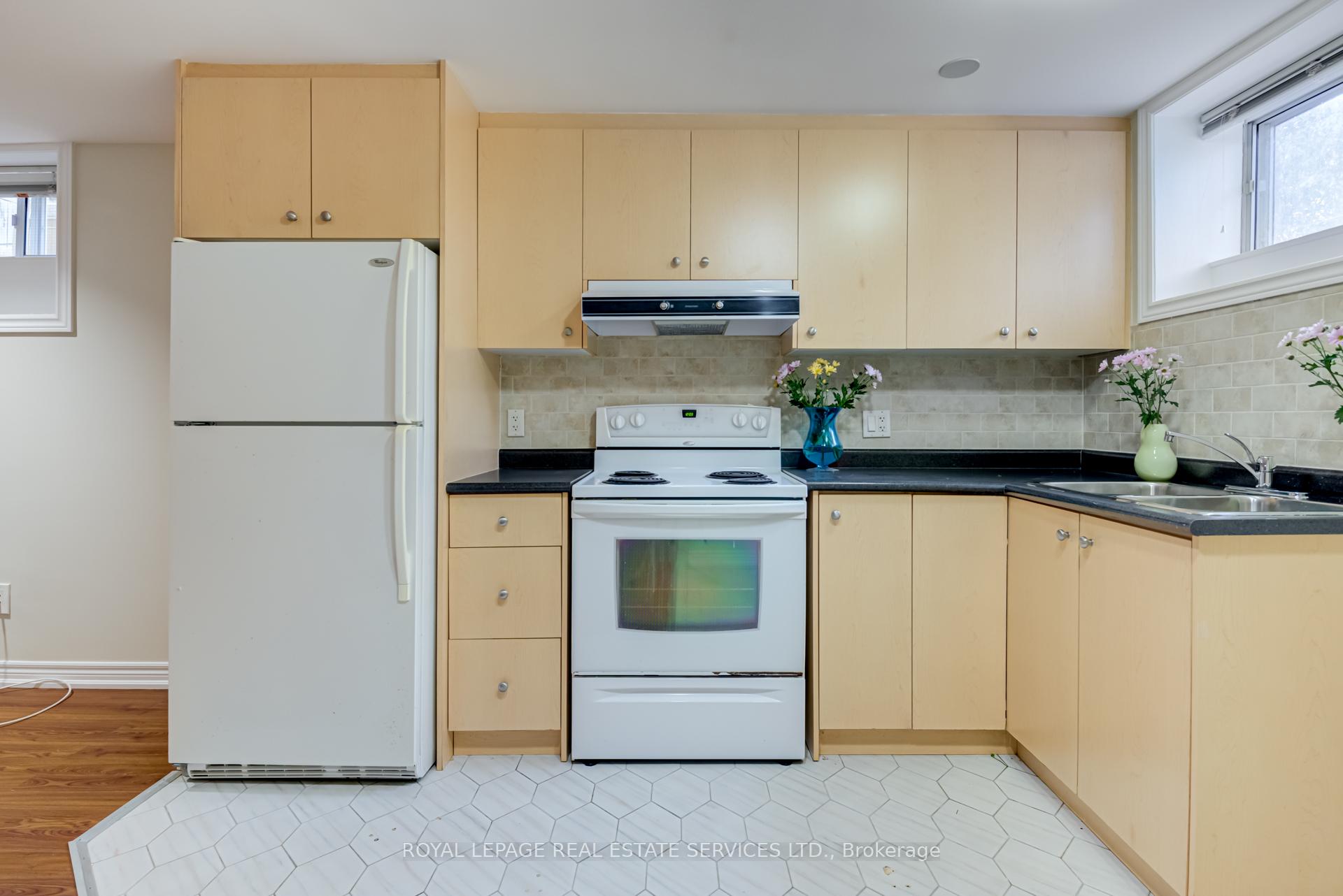 Photo 14 of Unit LOWER, 127 Rusholme Road E, Toronto, Dufferin Grove — HOMEH