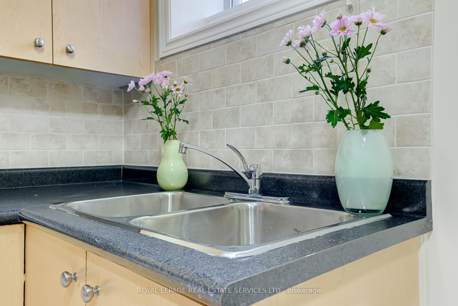 Photo 15 of Unit LOWER, 127 Rusholme Road E, Toronto, Dufferin Grove — HOMEH
