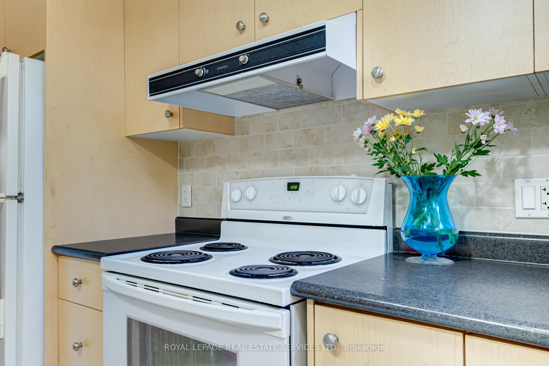 Photo 16 of Unit LOWER, 127 Rusholme Road E, Toronto, Dufferin Grove — HOMEH