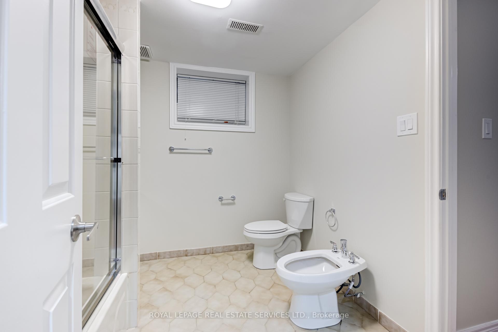 Photo 24 of Unit LOWER, 127 Rusholme Road E, Toronto, Dufferin Grove — HOMEH