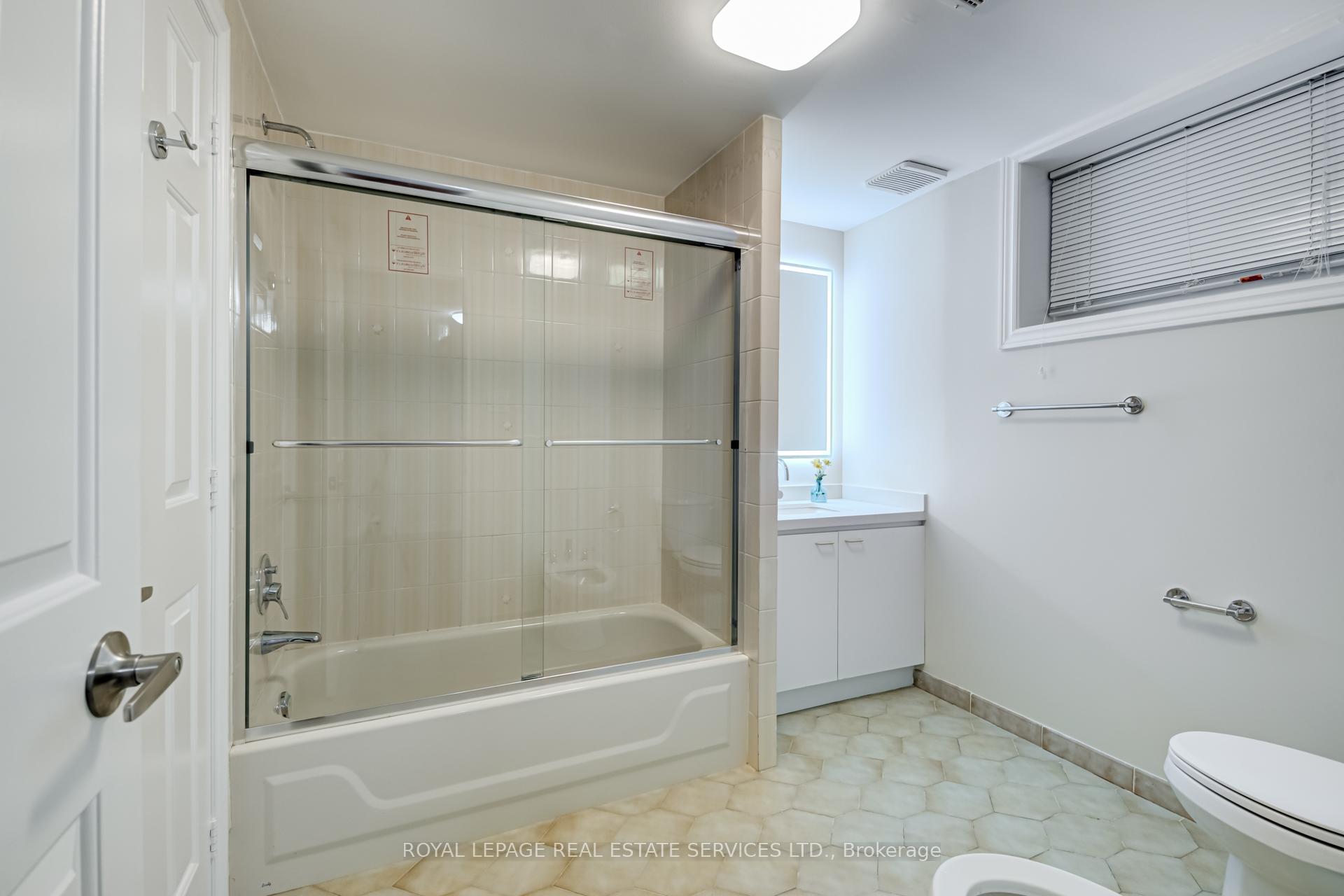 Photo 25 of Unit LOWER, 127 Rusholme Road E, Toronto, Dufferin Grove — HOMEH