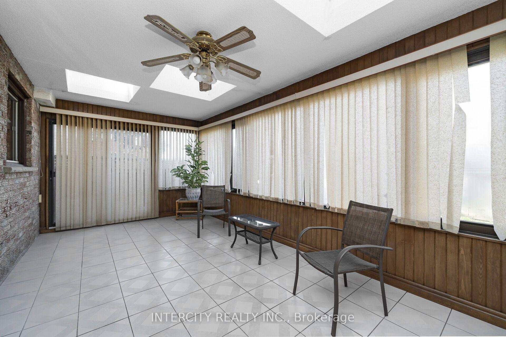 Photo 14 of 72 Chiswick Avenue, North York, Brookhaven-Amesbury — HOMEH