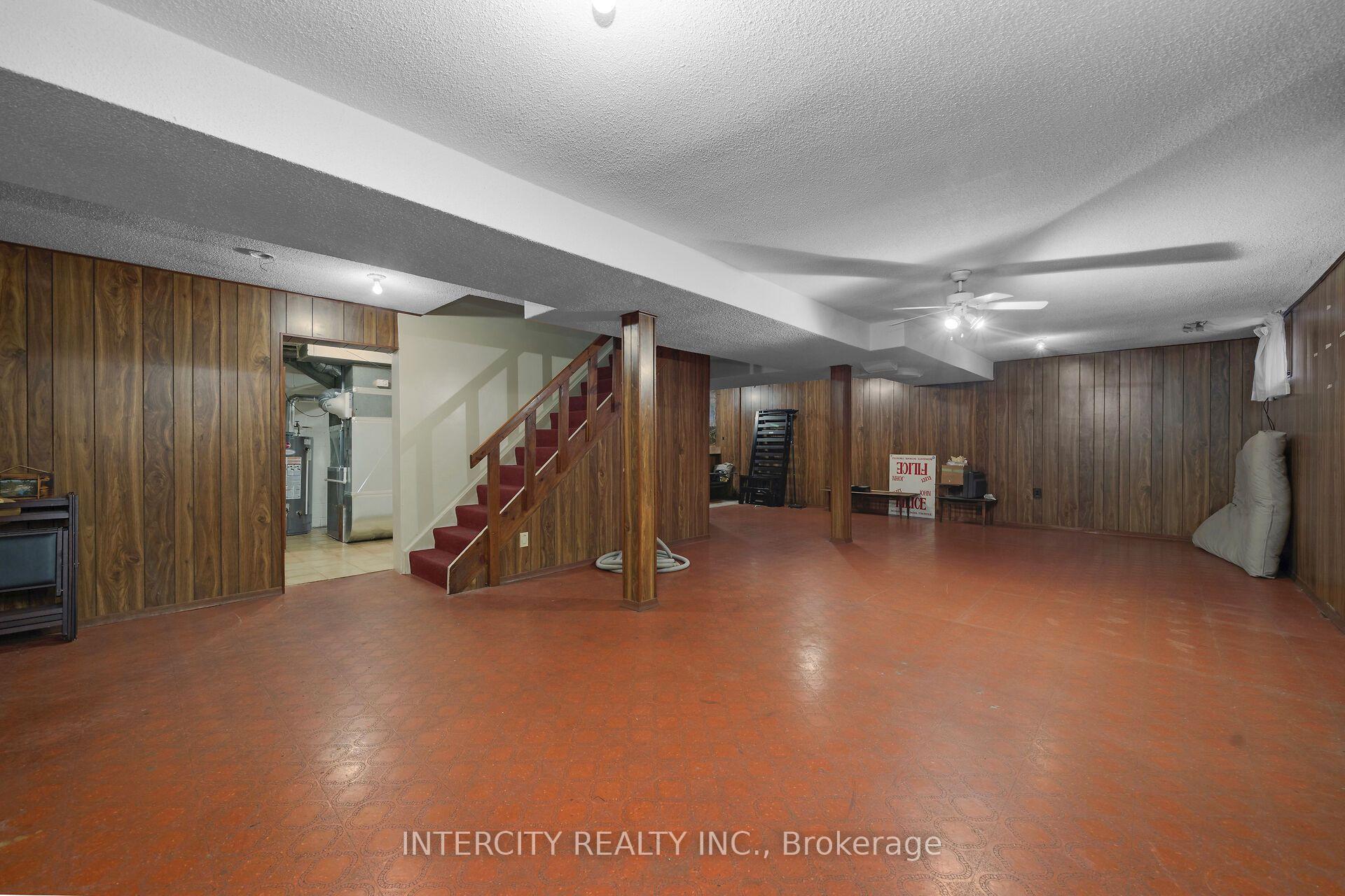 Photo 31 of 72 Chiswick Avenue, North York, Brookhaven-Amesbury — HOMEH