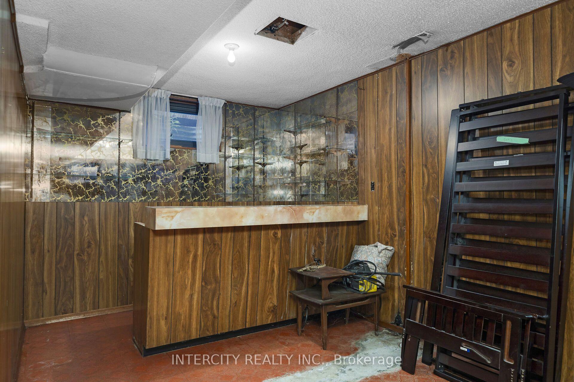 Photo 34 of 72 Chiswick Avenue, North York, Brookhaven-Amesbury — HOMEH