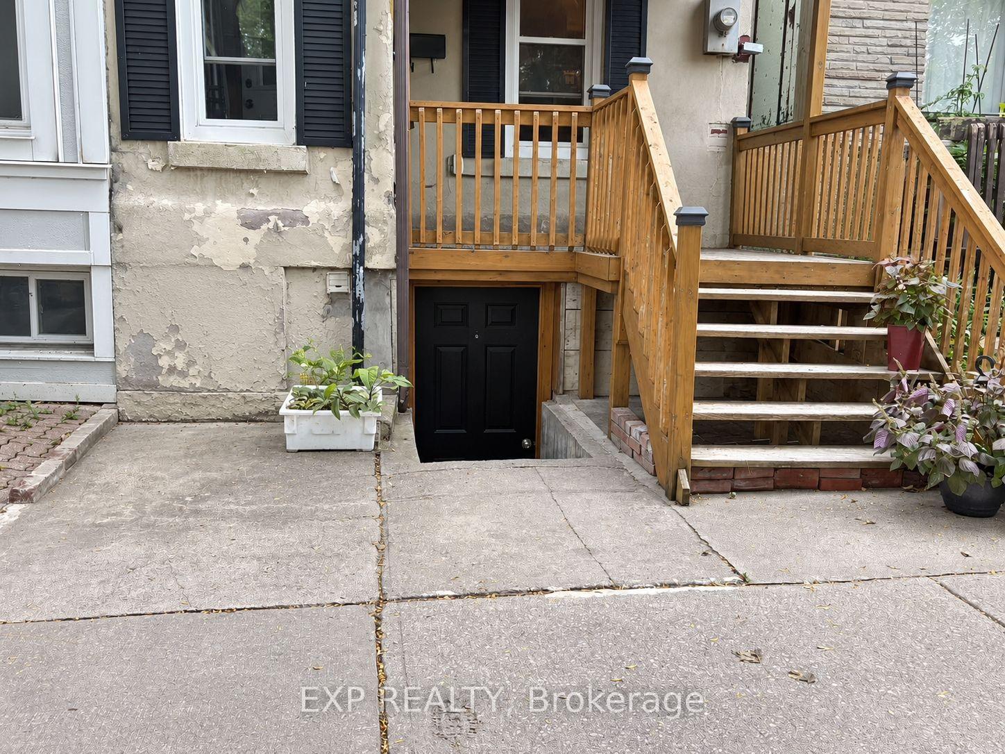 Photo 2 of 236 Munro Street, Toronto, South Riverdale — HOMEH