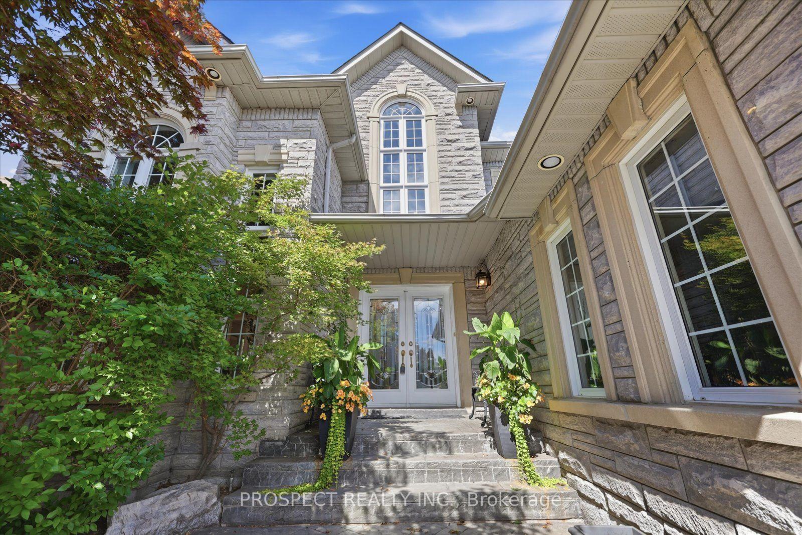 Photo 3 of 56 Cipriano Court, Vaughan, Islington Woods — HOMEH