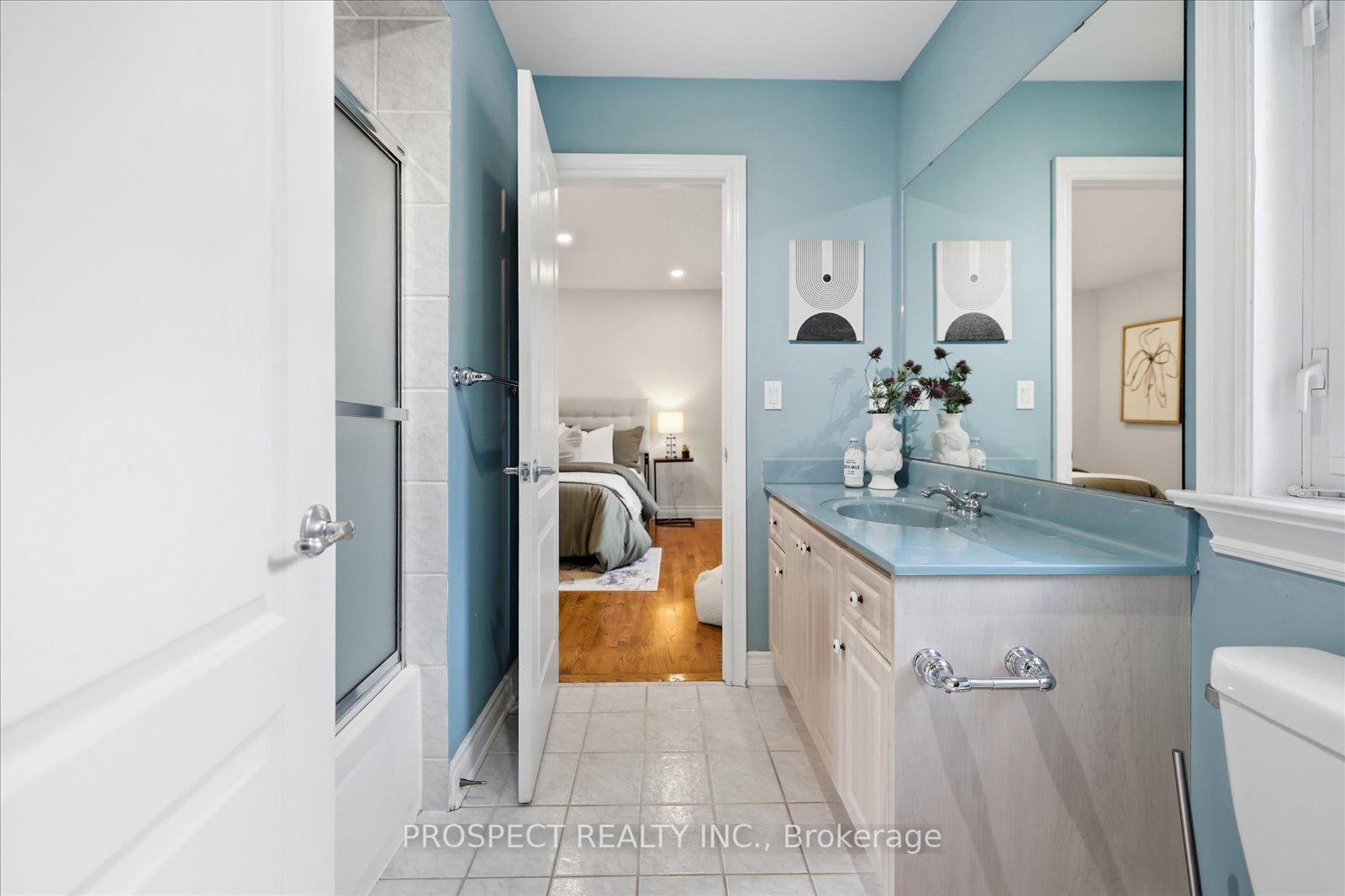 Photo 32 of 56 Cipriano Court, Vaughan, Islington Woods — HOMEH