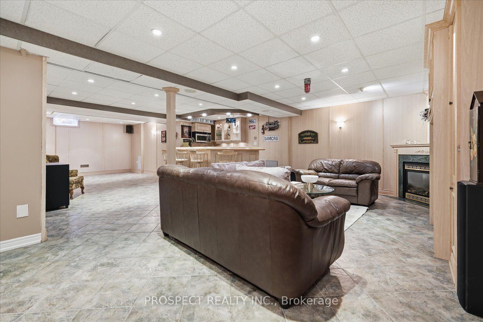 Photo 43 of 56 Cipriano Court, Vaughan, Islington Woods — HOMEH