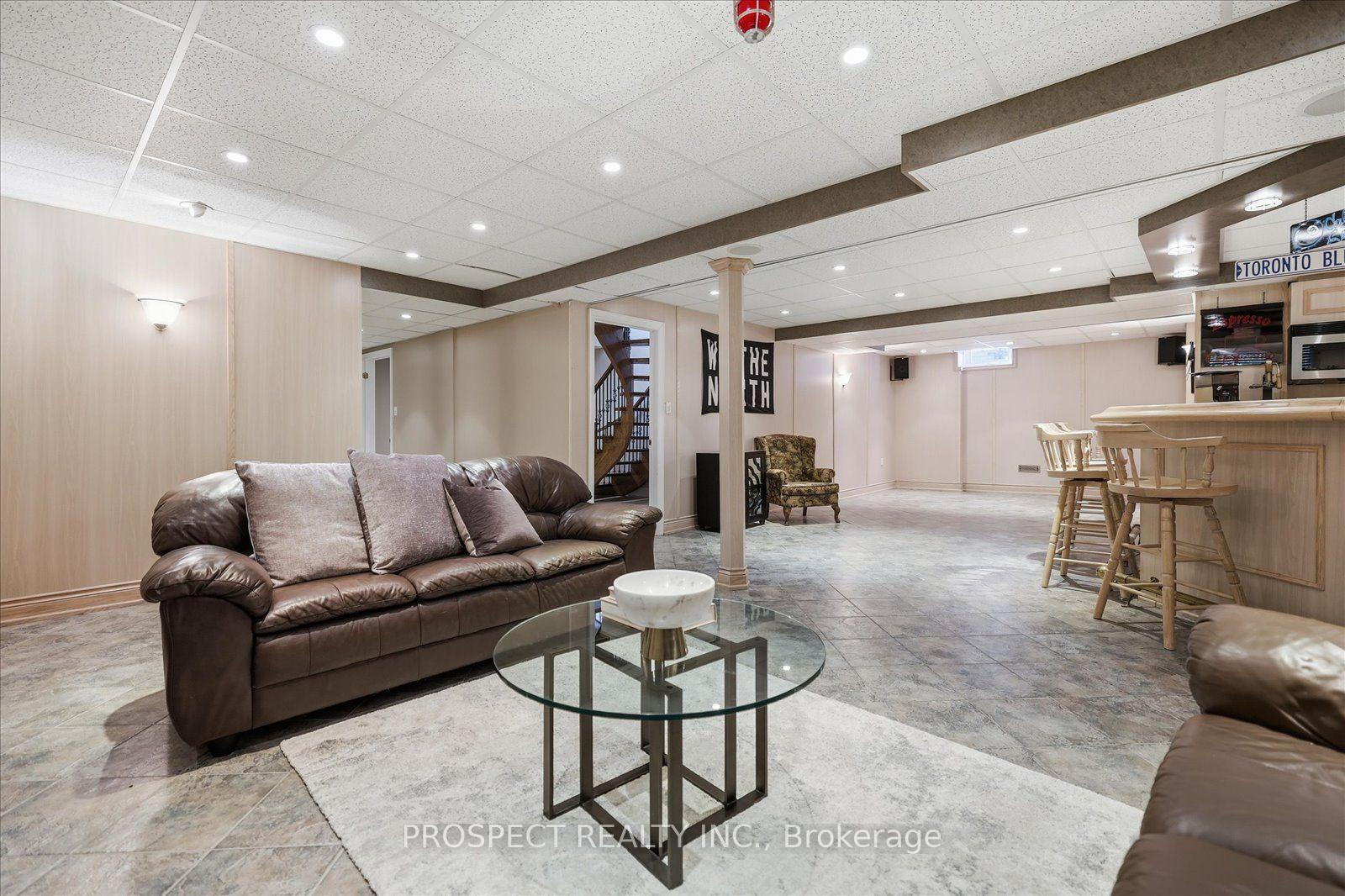 Photo 44 of 56 Cipriano Court, Vaughan, Islington Woods — HOMEH