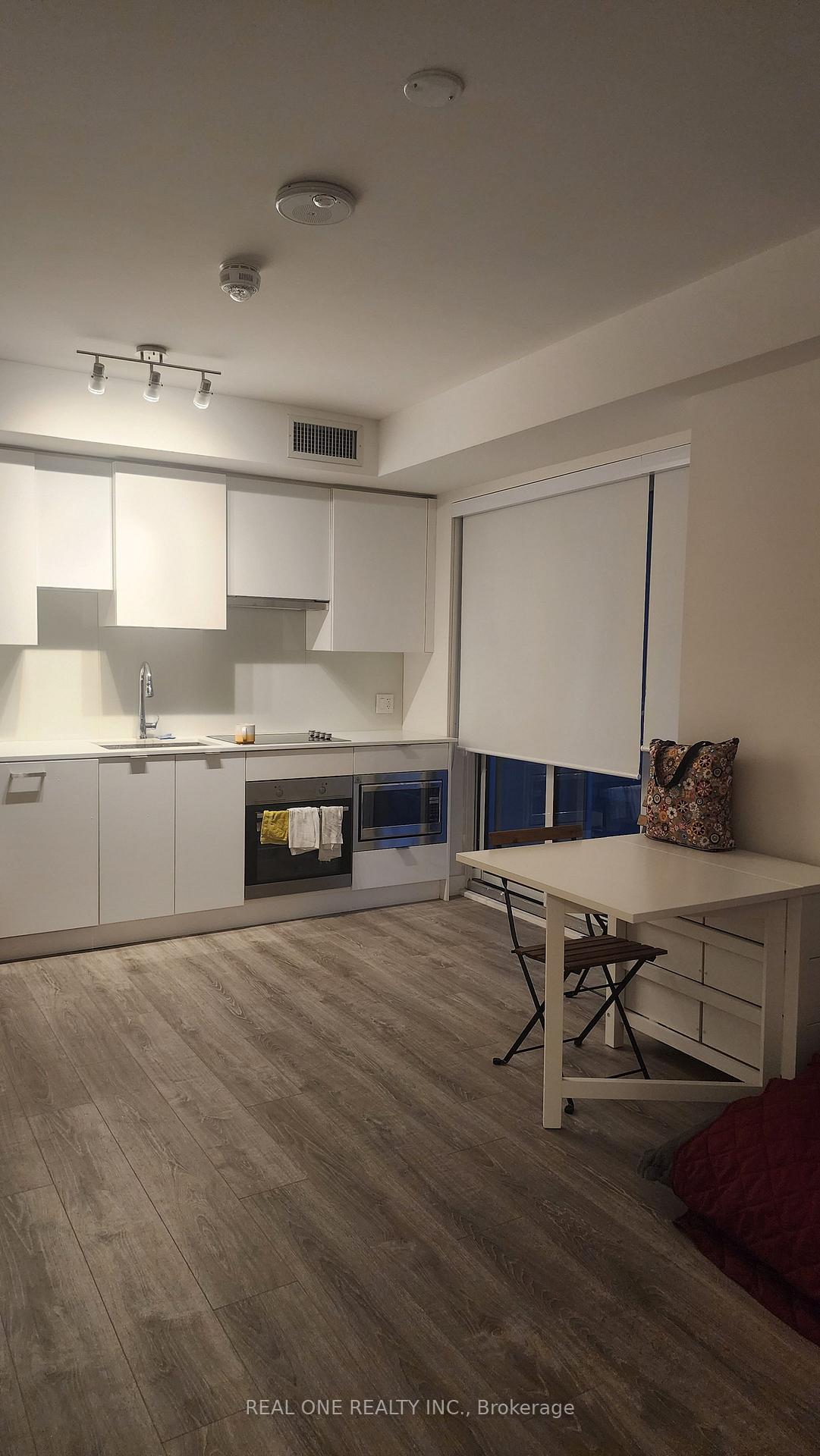Photo 2 of Unit 1604, 195 Redpath Avenue, Toronto, Mount Pleasant West — HOMEH