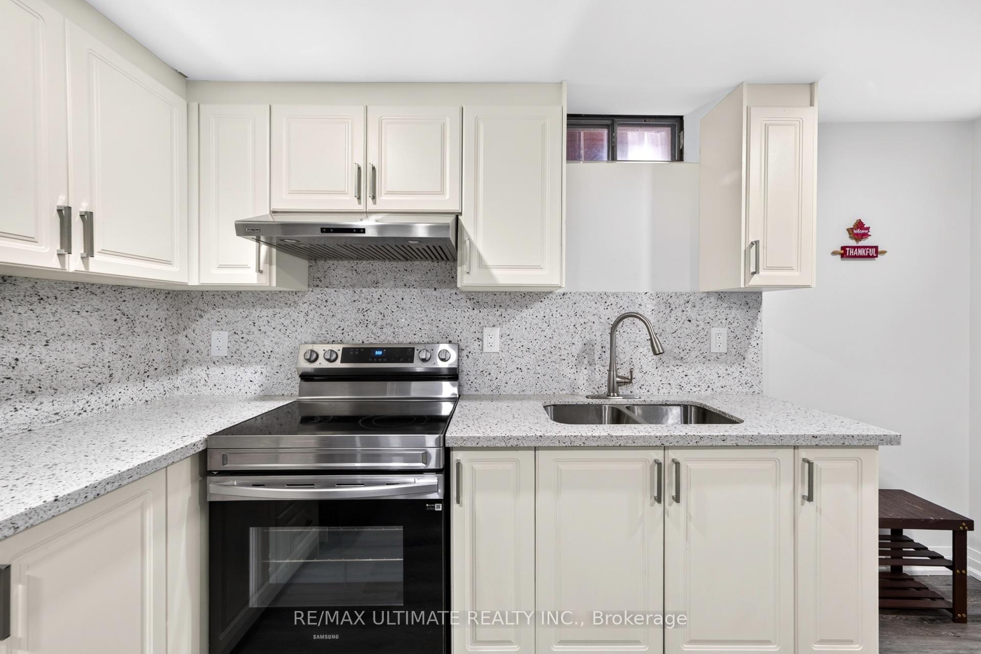 Photo 10 of 82 Yellow Brick Road, Brampton, Brampton North — HOMEH