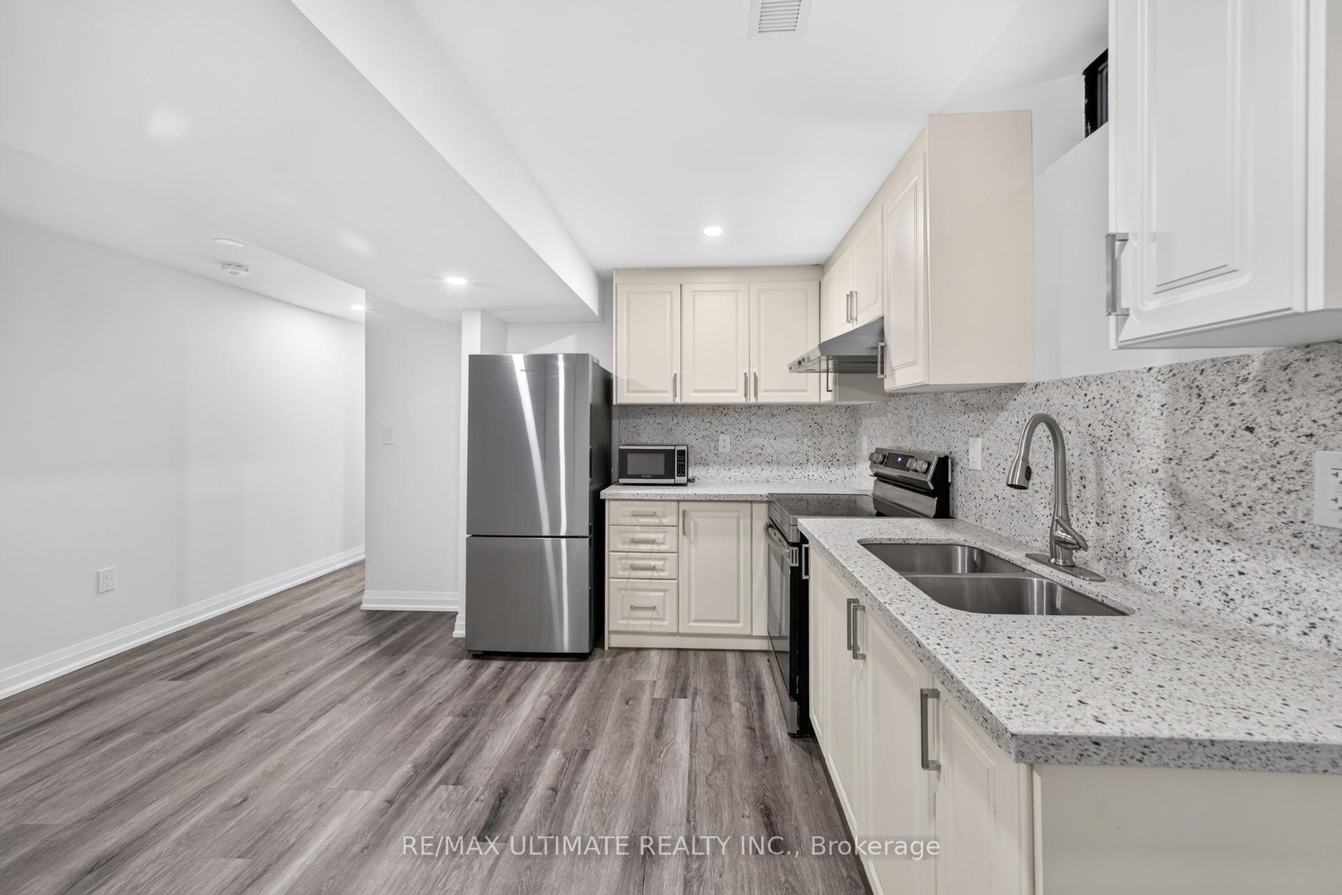 Photo 11 of 82 Yellow Brick Road, Brampton, Brampton North — HOMEH