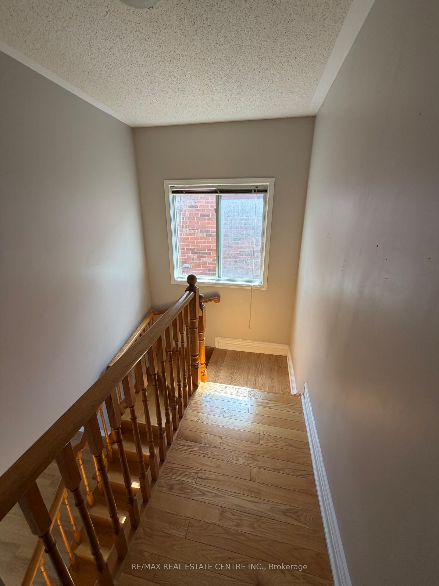 Photo 7 of Unit Upper, 17 Millcar Drive, Scarborough, Rouge — HOMEH