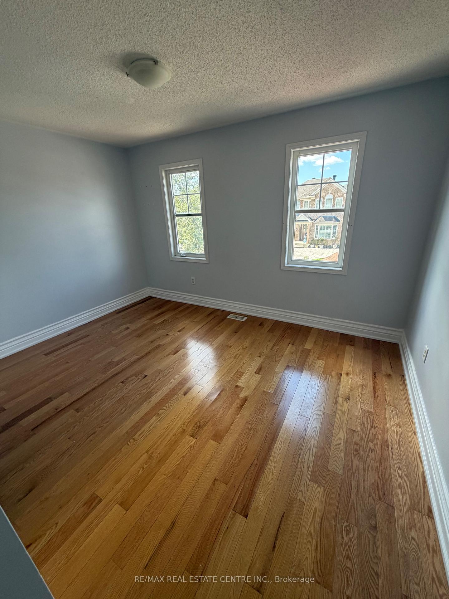 Photo 11 of Unit Upper, 17 Millcar Drive, Scarborough, Rouge — HOMEH