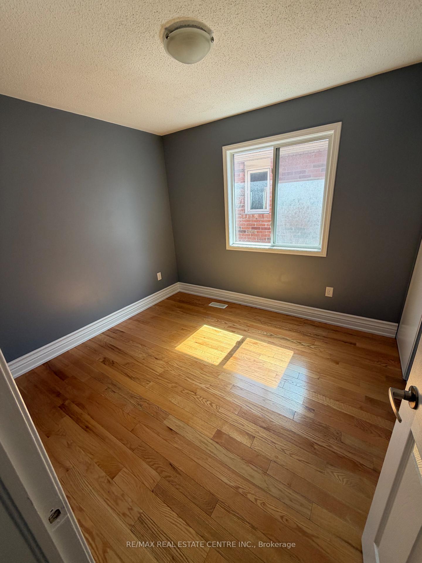 Photo 13 of Unit Upper, 17 Millcar Drive, Scarborough, Rouge — HOMEH