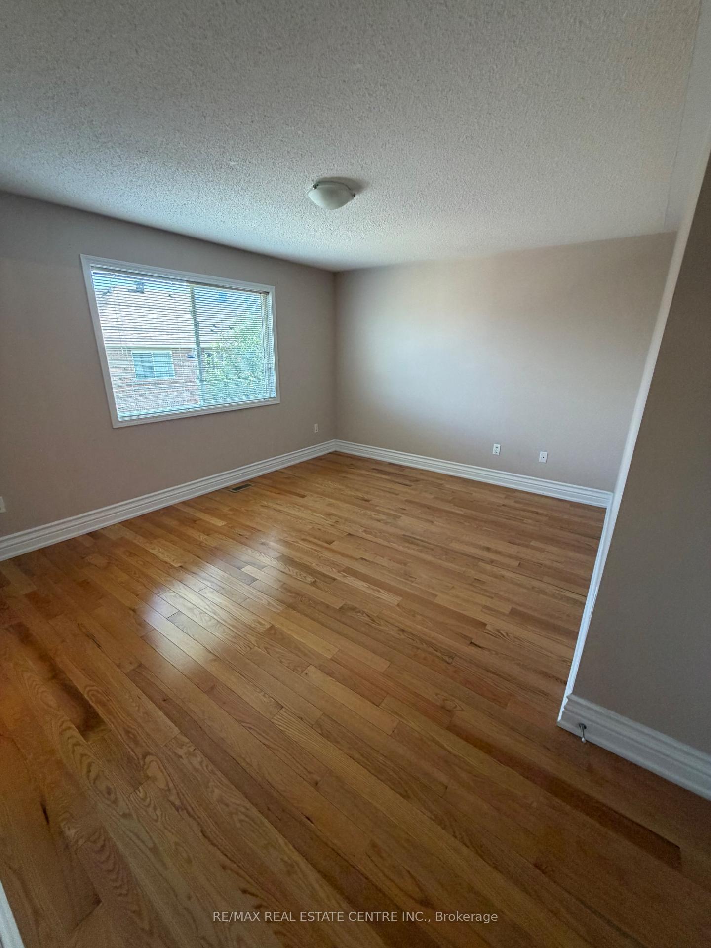Photo 15 of Unit Upper, 17 Millcar Drive, Scarborough, Rouge — HOMEH