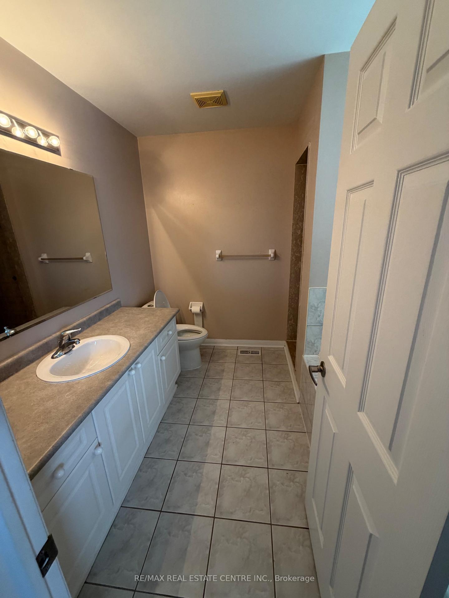 Photo 16 of Unit Upper, 17 Millcar Drive, Scarborough, Rouge — HOMEH