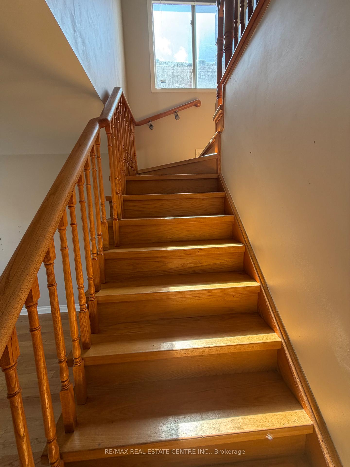Photo 18 of Unit Upper, 17 Millcar Drive, Scarborough, Rouge — HOMEH