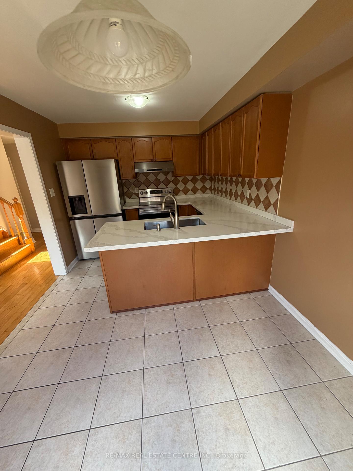 Photo 19 of Unit Upper, 17 Millcar Drive, Scarborough, Rouge — HOMEH