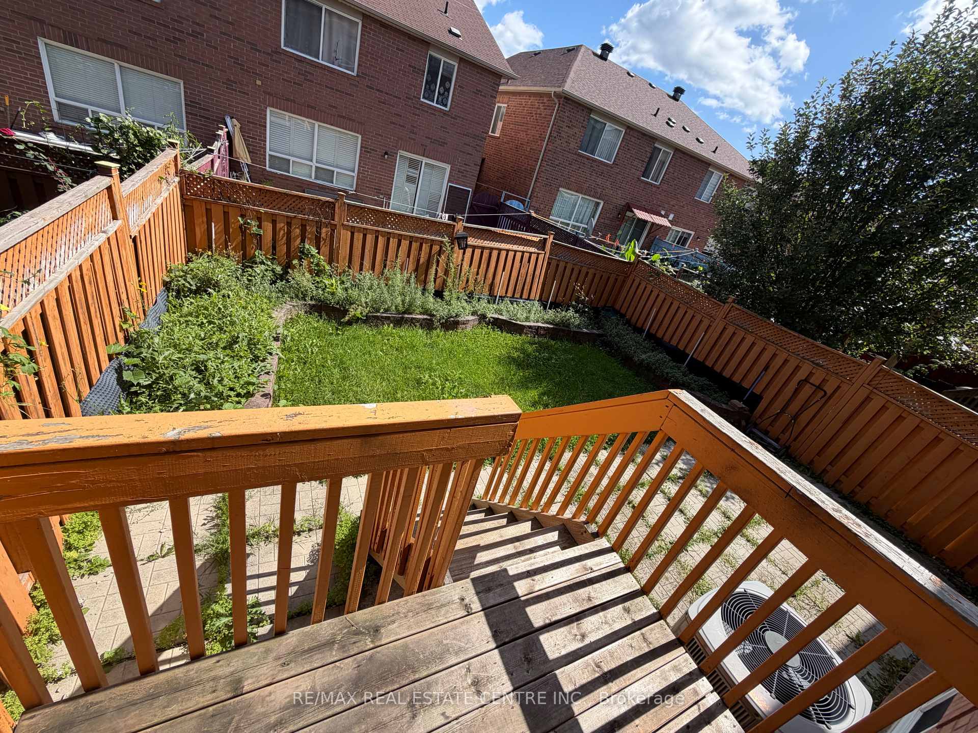 Photo 20 of Unit Upper, 17 Millcar Drive, Scarborough, Rouge — HOMEH