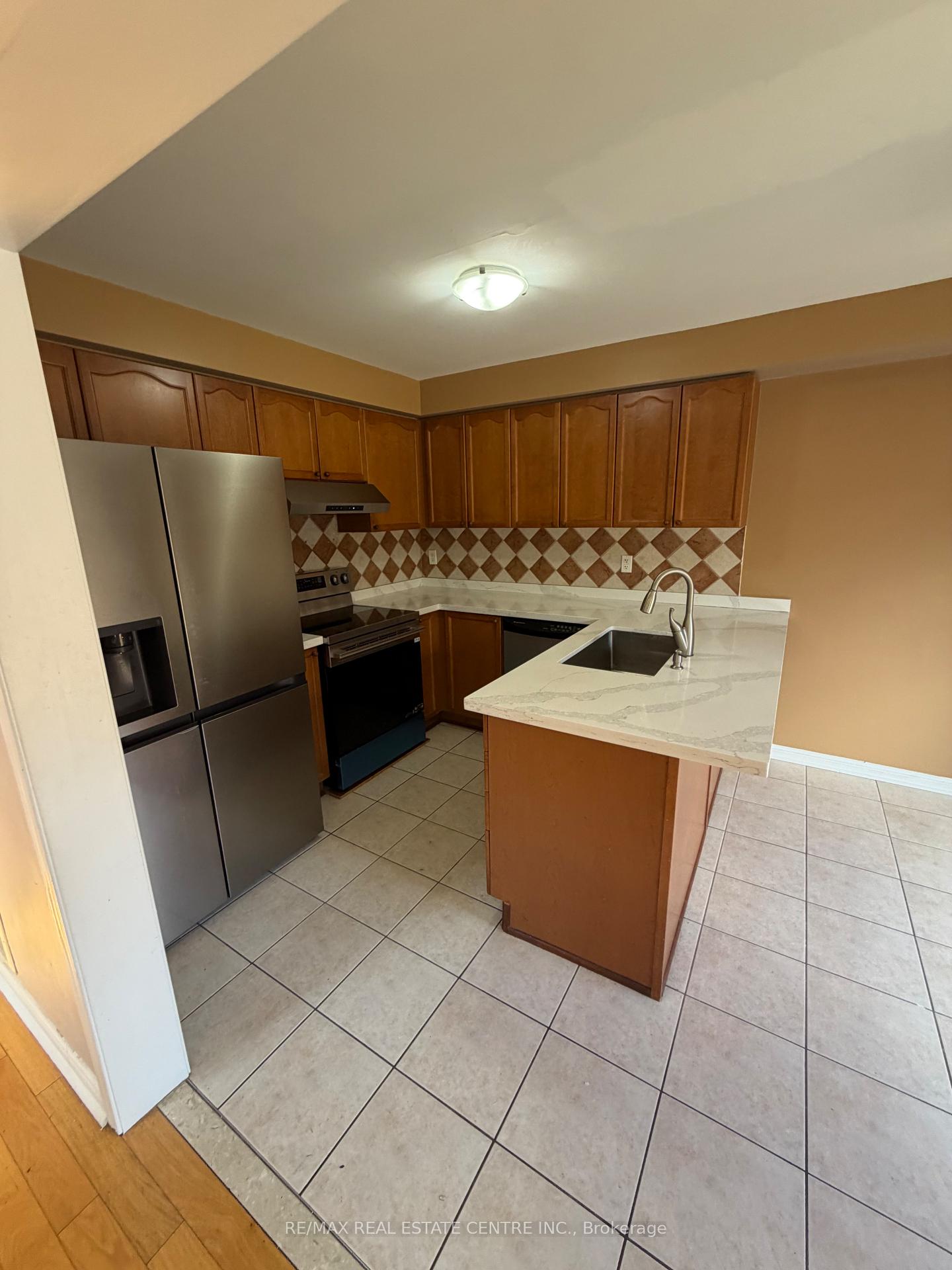 Photo 27 of Unit Upper, 17 Millcar Drive, Scarborough, Rouge — HOMEH