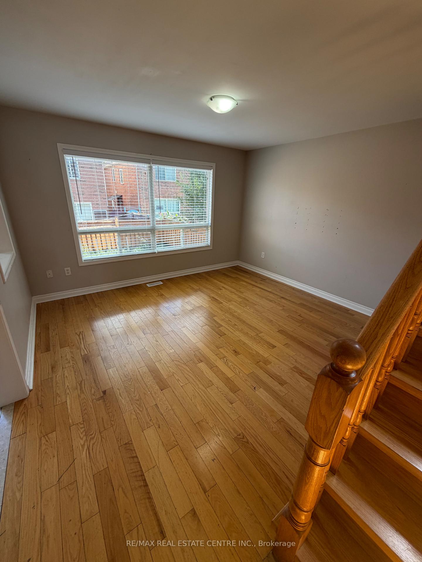 Photo 8 of Unit Upper, 17 Millcar Drive, Scarborough, Rouge — HOMEH