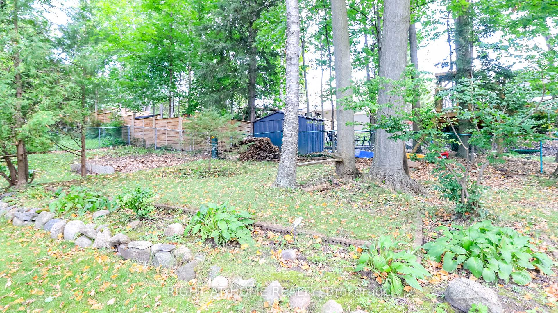 Photo 13 of 10 Campfire Court, Barrie, North Shore — HOMEH