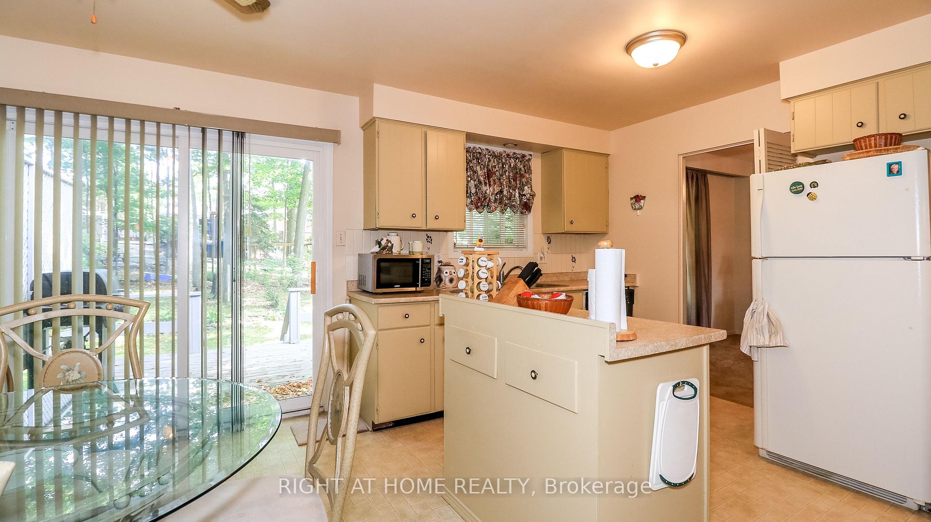Photo 23 of 10 Campfire Court, Barrie, North Shore — HOMEH