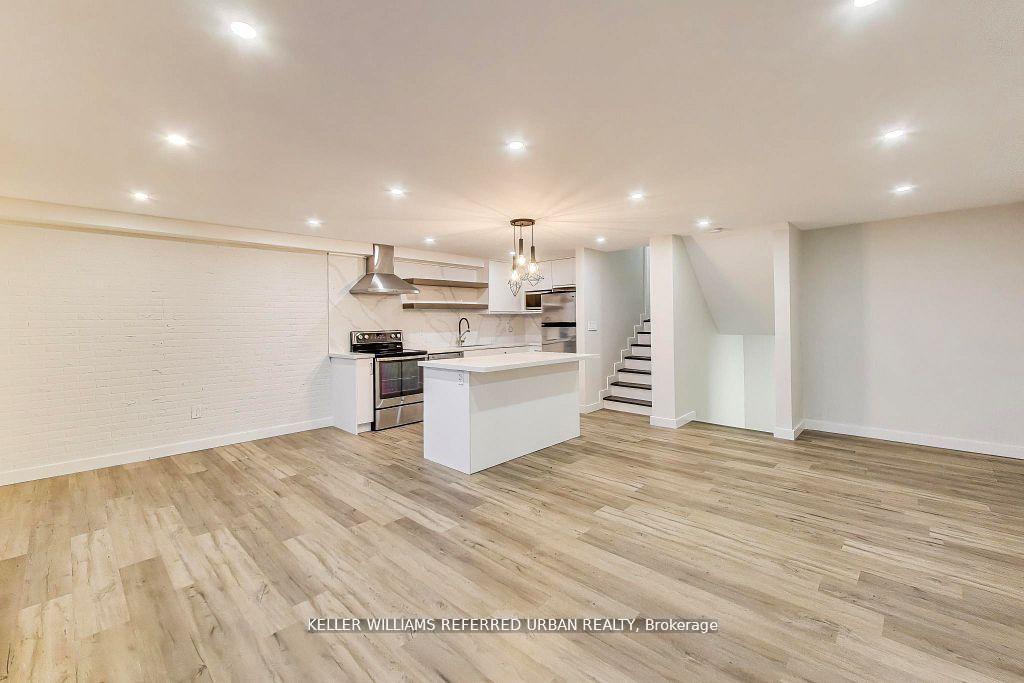 Photo 2 of Unit 1215, 11 Wincott Drive, Etobicoke, Kingsview Village-The Westway — HOMEH