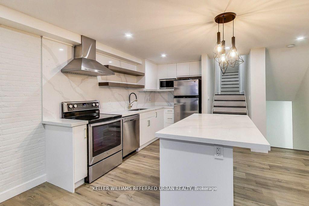 Photo 5 of Unit 1215, 11 Wincott Drive, Etobicoke, Kingsview Village-The Westway — HOMEH