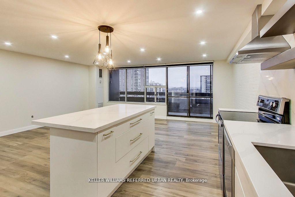 Photo 6 of Unit 1215, 11 Wincott Drive, Etobicoke, Kingsview Village-The Westway — HOMEH